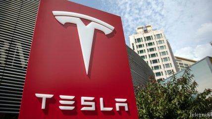 Владельцев Tesla ждут новые функции автопилота