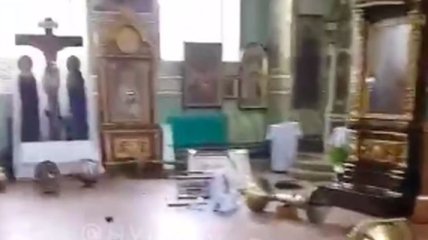 Перевернул иконы и сорвал лампады: мужчина устроил погром в храме в Днепре (видео)