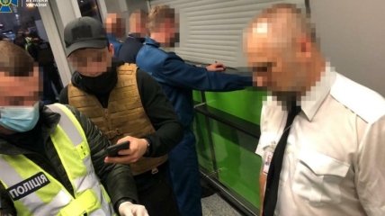 Угрожали забрать багаж: вскрылась схема вымогания взяток таможенниками в аэропорту "Борисполь"