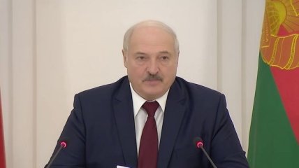 Лукашенко запретил пускать уехавших в Польшу врачей на родину (видео)