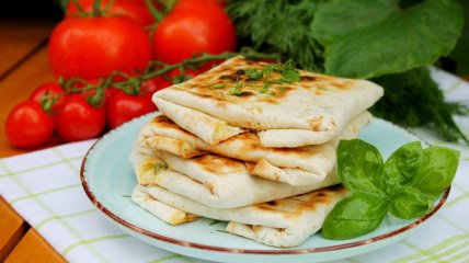 Лаваш з м'ясом на мангалі (відео)