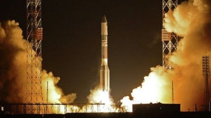 Ракета "Протон-М" вывела на орбиту спутник "Экспресс-АМ6" 