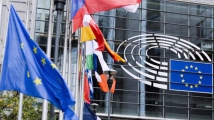 Лакруа: Европа решительно "за" продолжение выполнения Минска-2