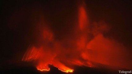 Камчатский вулкан извергает более тысячи тонн лавы ежесекундно