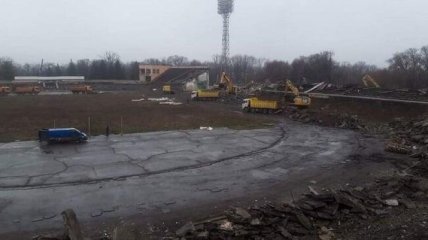 "Моют и моют": журналист указал на коррупцию при реконструкции футбольного стадиона в Кривом Роге