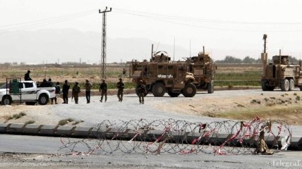 В Афганистане на бомбе подорвался автомобиль, шестеро погибших
