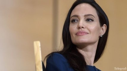 Анджелина Джоли сразила публику на встрече номинантов "Золотого глобуса"