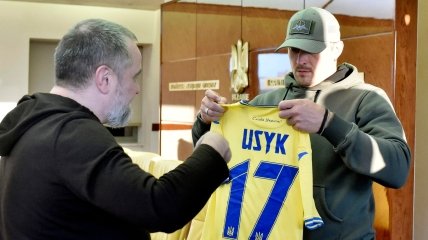 Александр Усик стал амбассадором сборной Украины по футболу