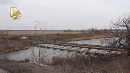 В Славянске возвели два временных моста (Видео)