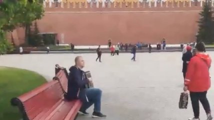 "У ГРУ істерика": путінські пропагандисти відреагували на українську пісню біля стін кремля