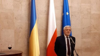 Польша отзывает своего посла из Украины с нового года 