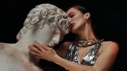 Белла Хадид украсила обложку первого номера греческого Vogue