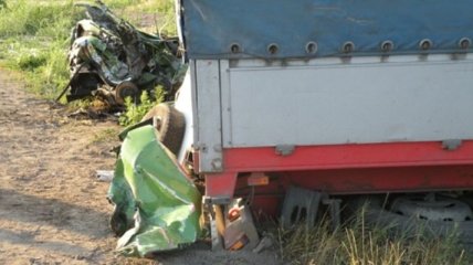 На Николаевщине автомобиль столкнулся с грузовиком: есть жертвы