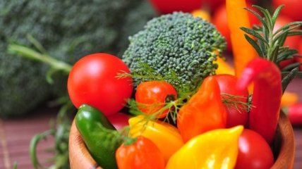 Как правильно хранить фрукты и овощи в холодильнике?