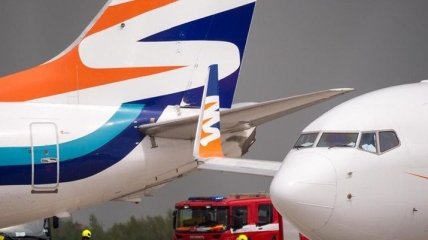 В аэропорту Праги столкнулись два пассажирских самолета (Видео)
