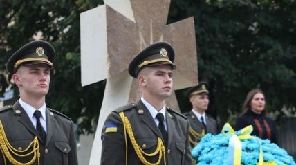 Во Львове открыли памятник "Воинам, отдавшим свои жизни за Украину"