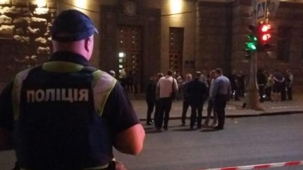 Вооруженный мужчина ворвался в здание харьковского горсовета: Убит полицейский
