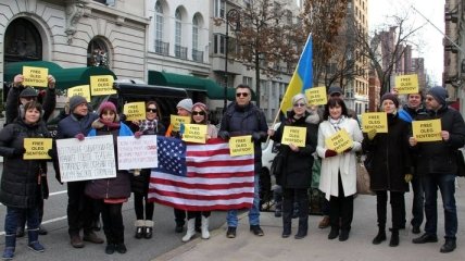 В Нью-Йорке провели акцию в поддержку режиссера Сенцова
