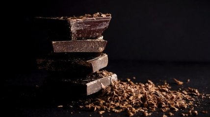 Медики объяснили, кому полезен черный шоколад