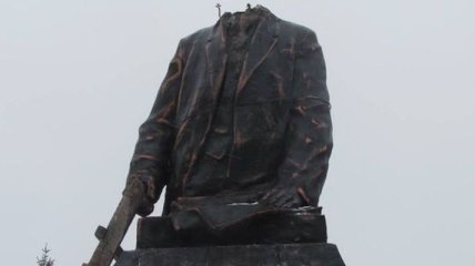 На Харьковщине снесли памятник Ленину