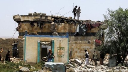 Число жертв авиаудара по отелю Йемена возросло до 37 человек