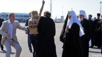 Активистка FEMEN за акцию против Кирилла получила 15 суток