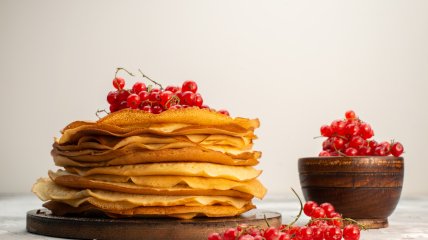 В такие блины можно заворачивать любую начинку