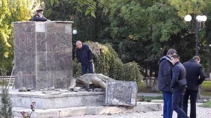 В Судаке ночью неизвестные снесли памятник Ленину