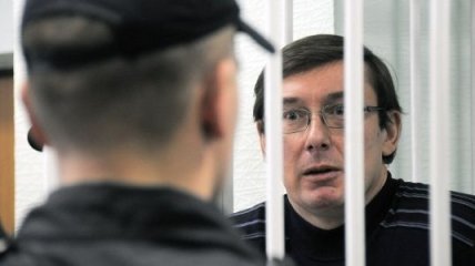 Луценко могут завтра привезти в Киев 