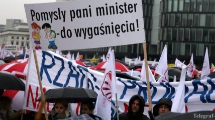 В Польше тысячи людей протестуют против реформы образования