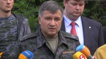 Аваков: АТО не остановится, пока "террористы терроризируют население"