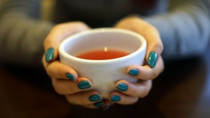 Оказывается вредно: почему не стоит пить горячий чай при простуде