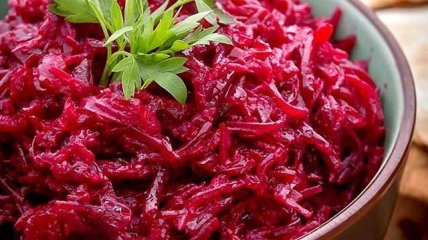 Простий, швидкий у приготуванні та смачний салат