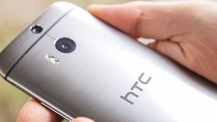 Компания HTC намерена вернуть двойную камеру своим смартфонам