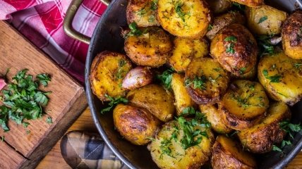 Простой рецепт молодого картофеля