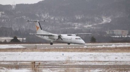 В Канаде пилот посадил самолет без переднего шасси: фото