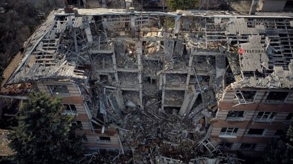 Разрушенный жилищно-коммунальный колледж в Харькове (архивное фото)