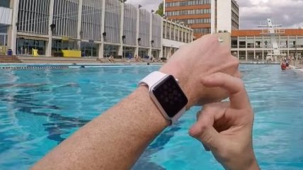 "Умные" Apple Watch прошли тест на водонепроницаемость
