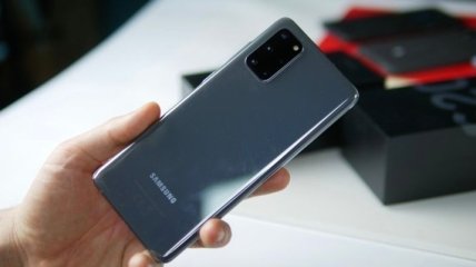 Samsung Galaxy S20 FE: смартфон получит такой же дисплей, как у Galaxy S20+