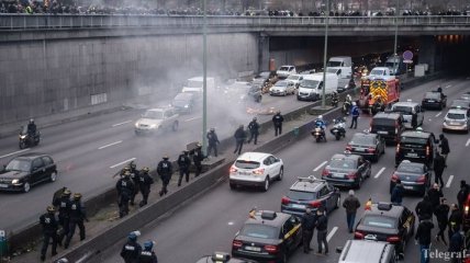 Таксисты Парижа бастуют, вокруг города – пробки