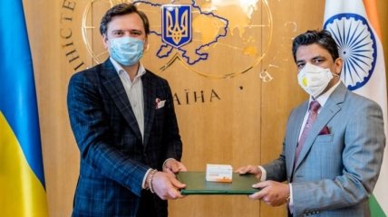 МИД: Индия передала Украине 30 тыс таблеток противовирусного препарата