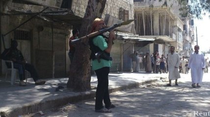 В Алеппо идут уличные бои между сирийскими войсками и мятежниками
