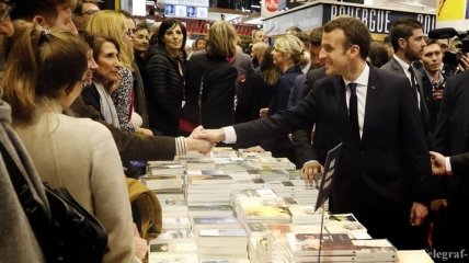 Макрон назвал причину игнорирования российских книг на ярмарке в Париже