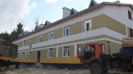 Порошенко доволен новыми общежитиями для военных на Львовщине