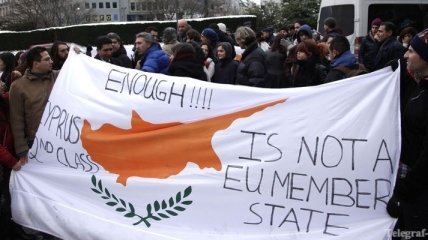 Представители Еврогруппы прервали совещание с властями Кипра