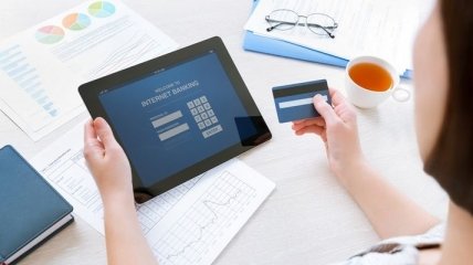 НБУ: 27,8% безналичных платежей приходятся на покупки онлайн