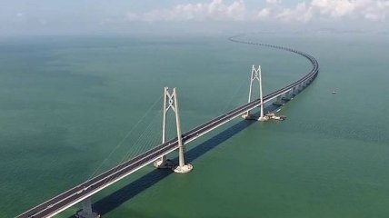 Самый длинный мост построили в Китае