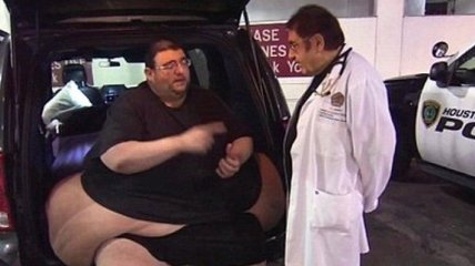 Мужчина весом почти в 400 кг не смог пережить похудения