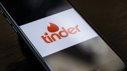 Не только соединяет сердца: сервис для знакомств Tinder снял собственный сериал