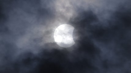 Повне затемнення відбувається раз на кілька років